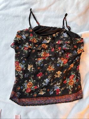 Suzy Shier Black Floral Ruffle Cami with Contrast Hem